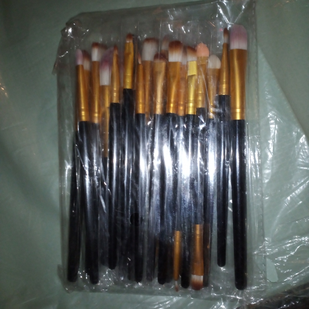 Make-up brushes